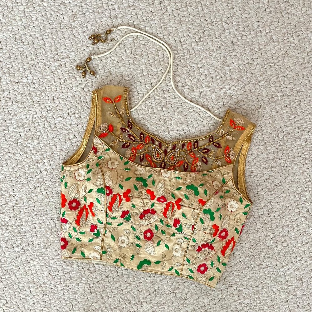 LIKE NEW: Indian floral blouse/crop top with 34 A/B padding